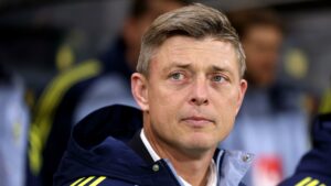 Швеѓаните го отпуштија Јон Дал Томасон од селекторската позиција