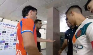 Доби црвен картон поради несоодветен долен веш (ВИДЕО)